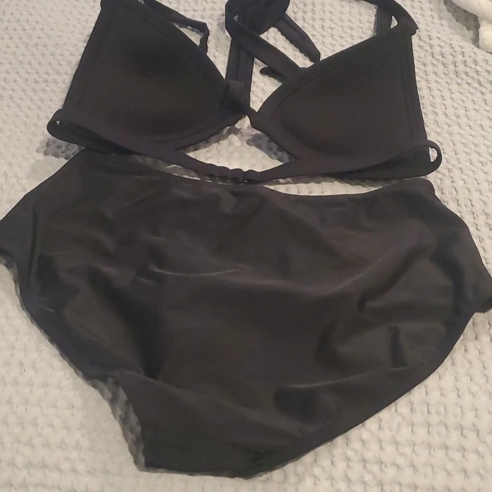NWT AQ-WA 2 Piece Swimsuit Size L (48)